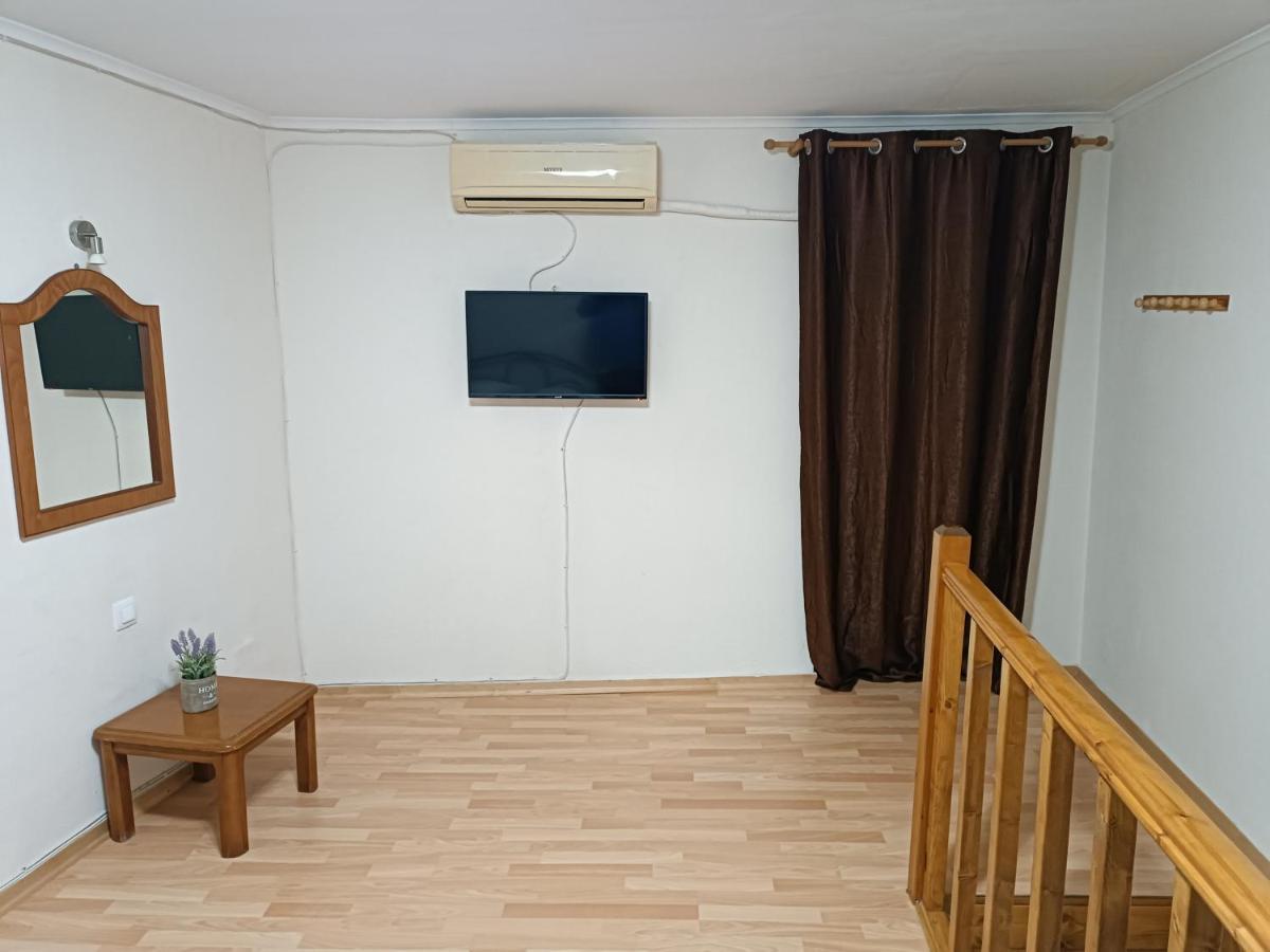 Two-Storey Maisonette Next To The Port Mantouki Luaran gambar
